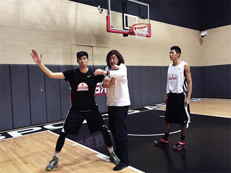 搭伙！“小黑”董礫拿1500萬元與易建聯和王仕鵬合伙創業 