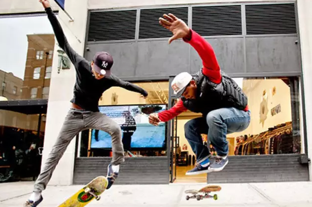 Vans和Supreme已經(jīng)趟好了路，中國(guó)自己的運(yùn)動(dòng)潮牌在哪里？ 