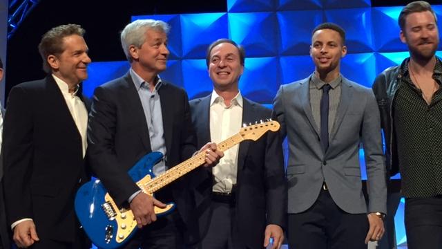 Deal：摩根大通簽約斯蒂芬·庫里，洛杉磯銀河與Uber達成合作 