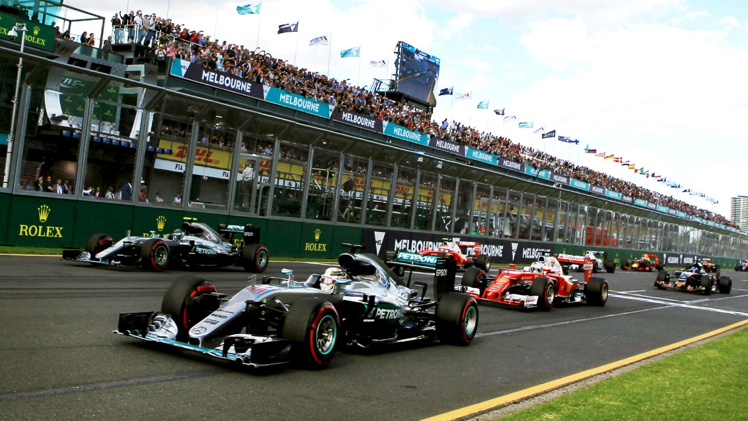 2016賽季硝煙再起，F1還算不算頂級體育賽事？ 