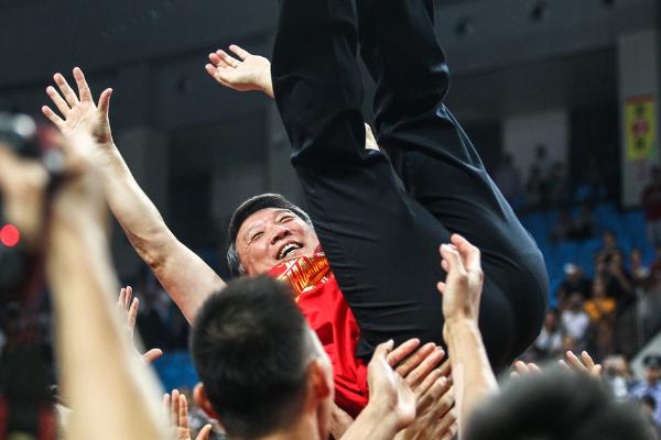 楊旺專欄：高洪波，宮魯鳴，郎平，三大球殊“土”同歸 