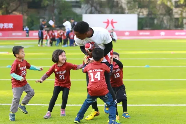 建立國內第一座專業球場，天行達陣的美式橄欖球培訓要玩真的 