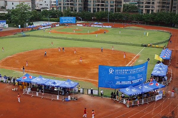 建立國內第一座專業球場，天行達陣的美式橄欖球培訓要玩真的 