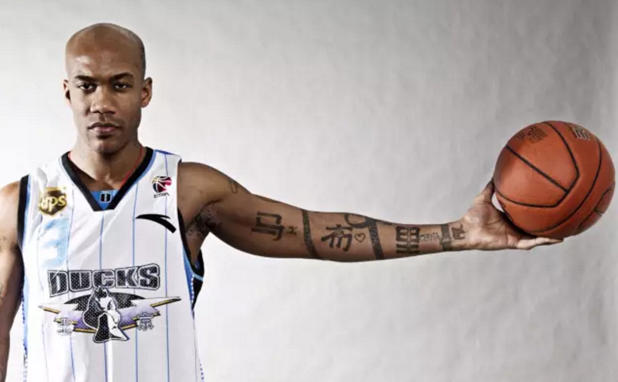 馬布里獲頒中國綠卡，為什么是他？他又憑什么？ | 懶熊TV 