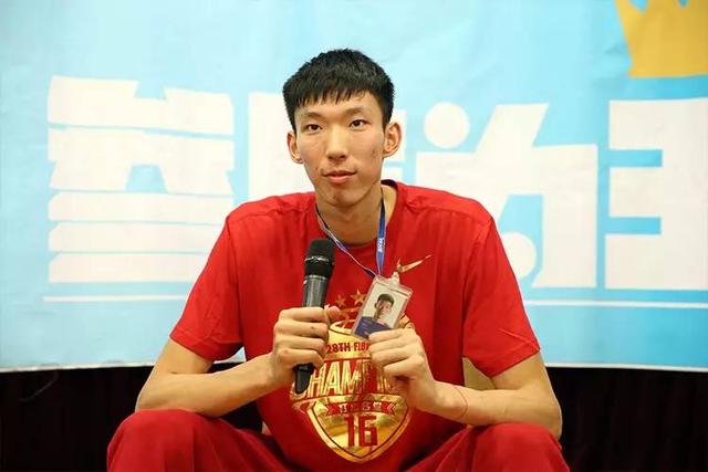 周琦成人禮,商業路上走來“大魔王”