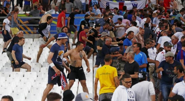 俄羅斯被歐足聯暫停比賽資格，并處罰款15萬歐元 