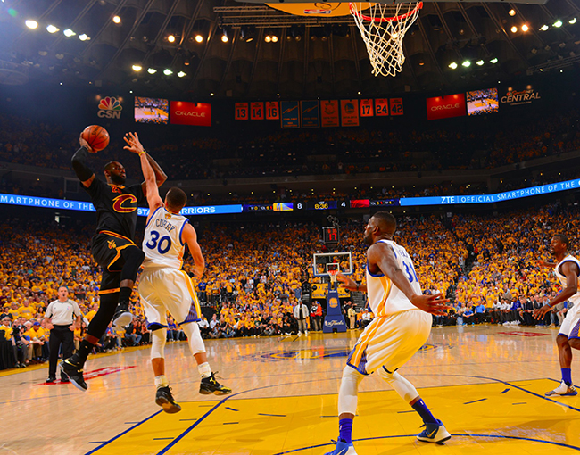 體育商業視角滾動播報總決賽：騎士奪冠克利夫蘭預計收2億美元 