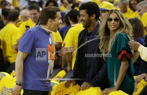 體育商業視角滾動播報總決賽：騎士奪冠克利夫蘭預計收2億美元 