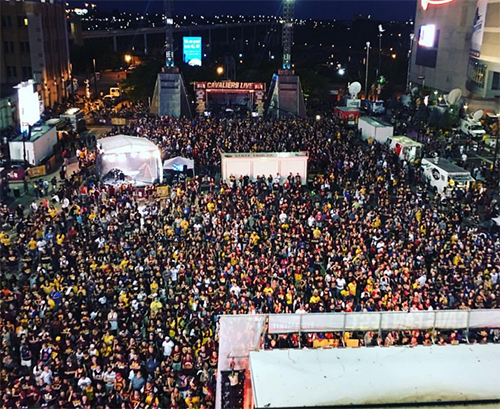 體育商業視角滾動播報總決賽：騎士奪冠克利夫蘭預計收2億美元 